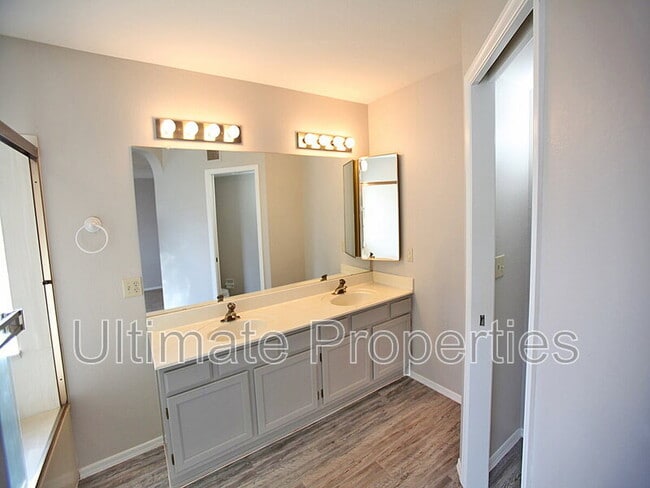 Building Photo - 7003 W Taro Ln