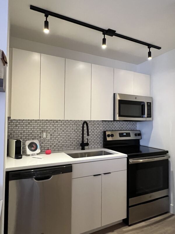 Building Photo - 833 N Dearborn St