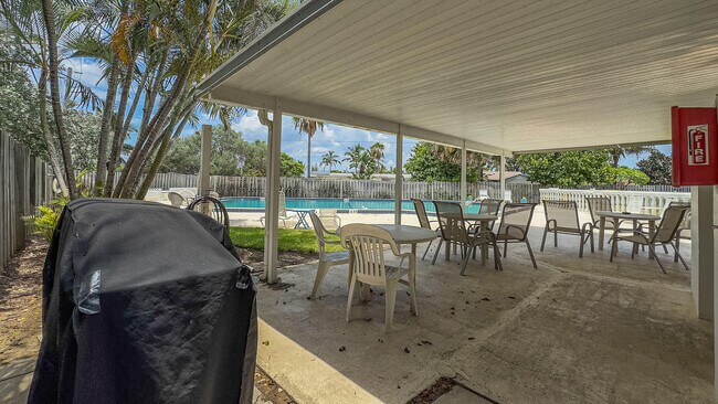 Building Photo - 2186 Jimmy Buffett Mem Hwy