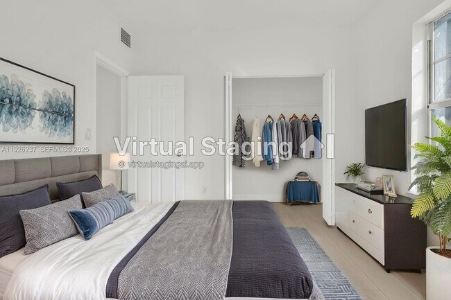 Building Photo - 963 SW 6th St