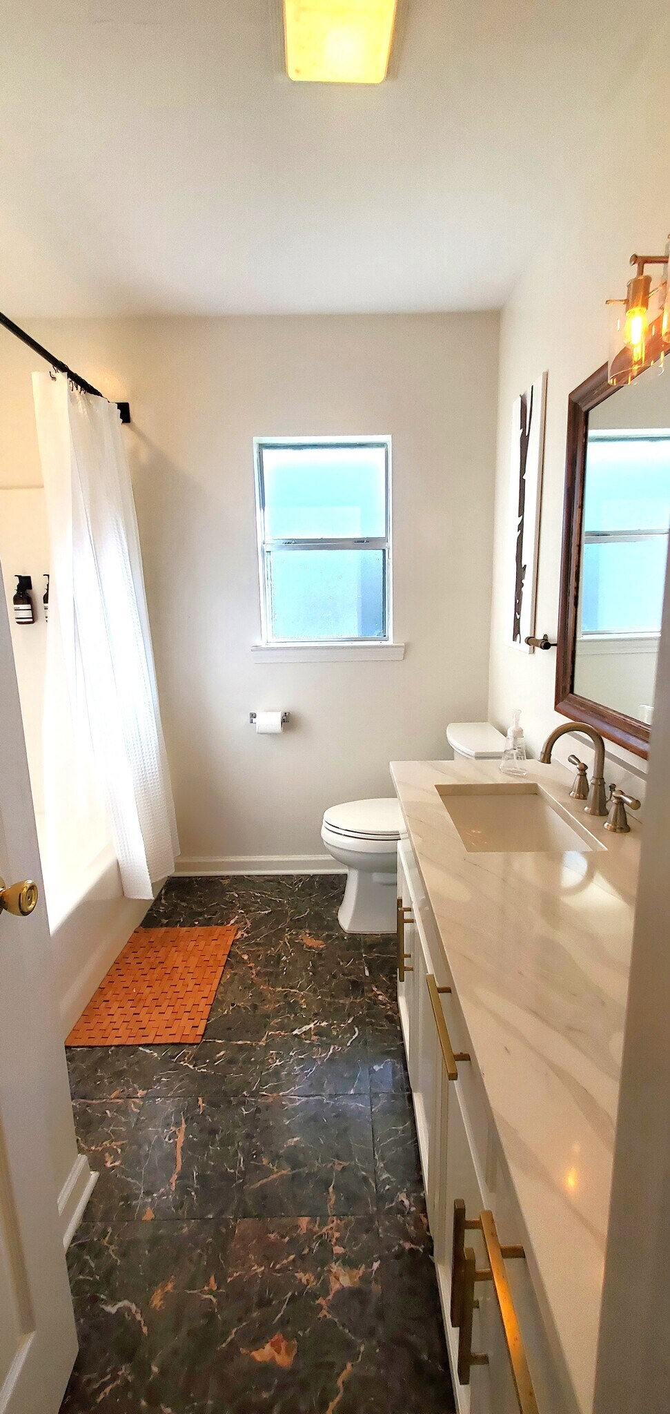 Main Bath - 9058 Baker Dr