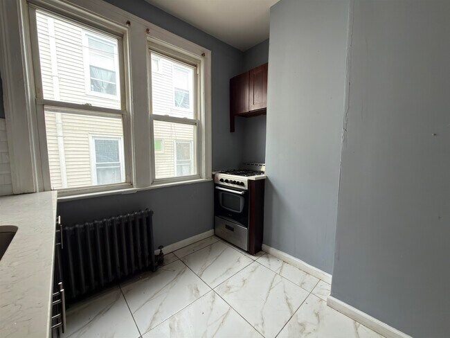 Building Photo - 225 Lembeck Ave