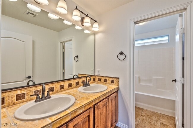 Building Photo - 981 Wagner Valley St