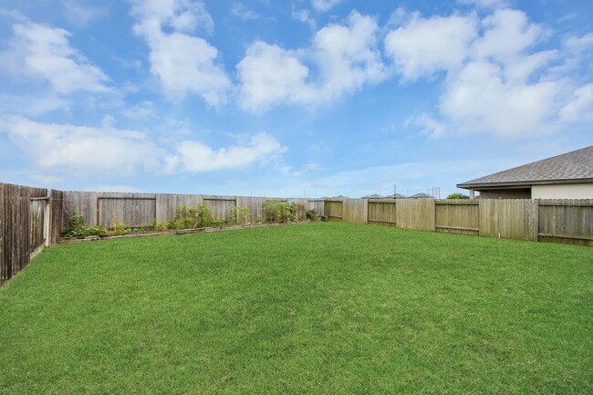 Building Photo - 7923 Cattleman Vly Dr
