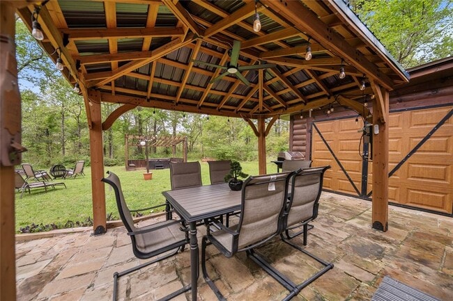 Building Photo - 358 Bridgeview Dr