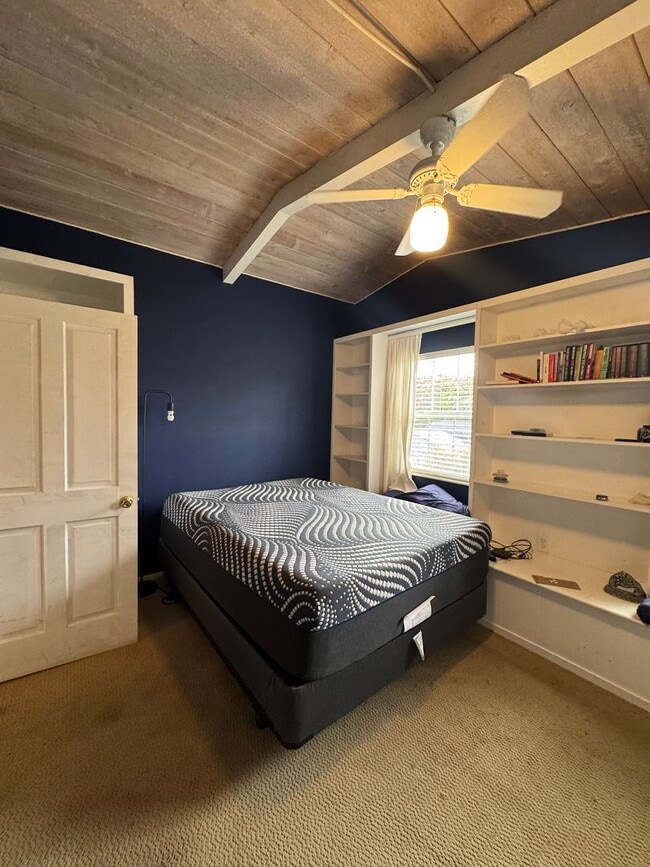 Building Photo - Beautiful 3 bedroom West Side Home!