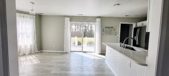 Building Photo - 120 Soundside Estates Dr