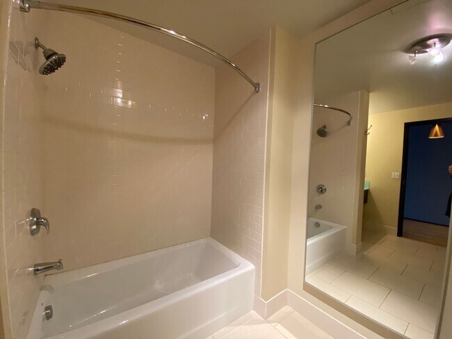 Building Photo - Elegant Pearl District Residence with Designer Kitchen, Floor-to-Ceiling Windows & Secured Parking