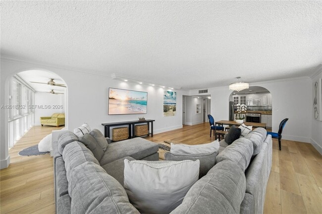 Building Photo - 5401 Collins Ave