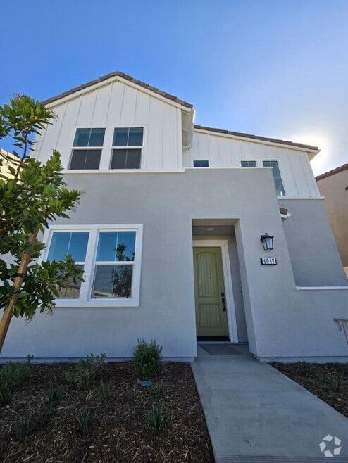 Building Photo - 4047 Summer Wy