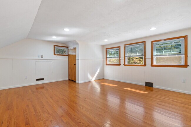 Building Photo - 67 Hicock Dr