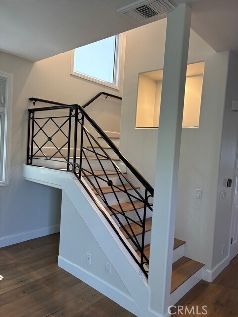 Building Photo - 502 Fernleaf Ave