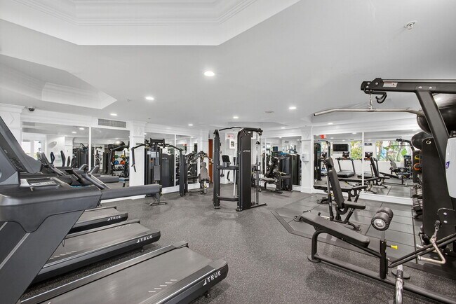 Building Photo - 1801 N Flagler Dr