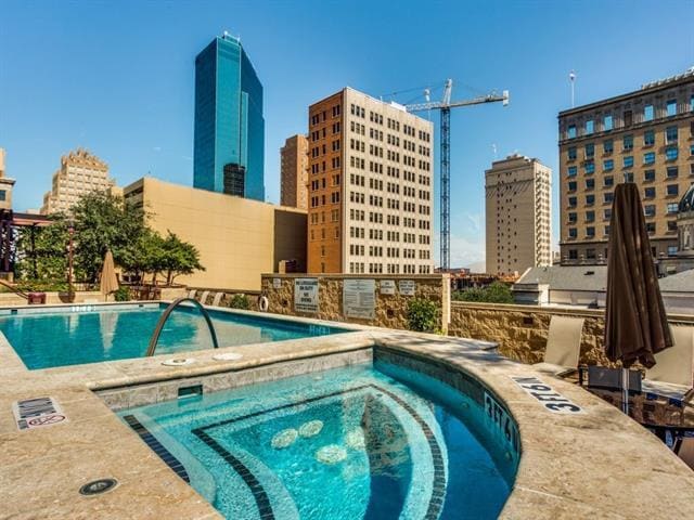 Building Photo - 500 Throckmorton St