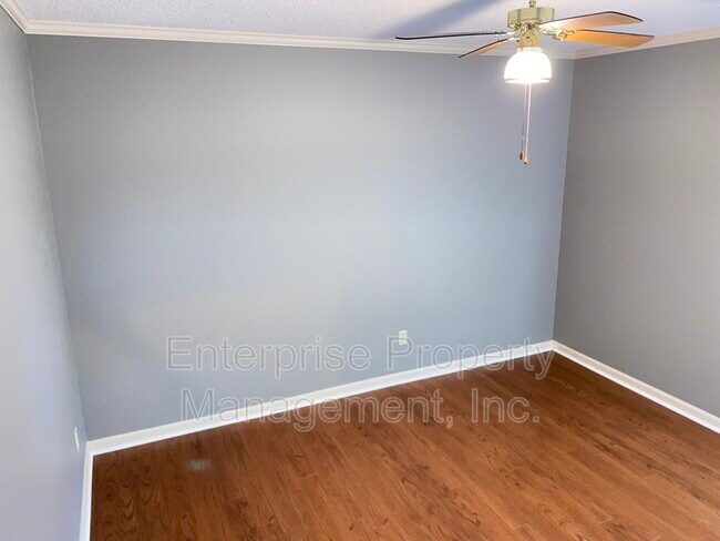 Building Photo - 3840 Charbon Ln