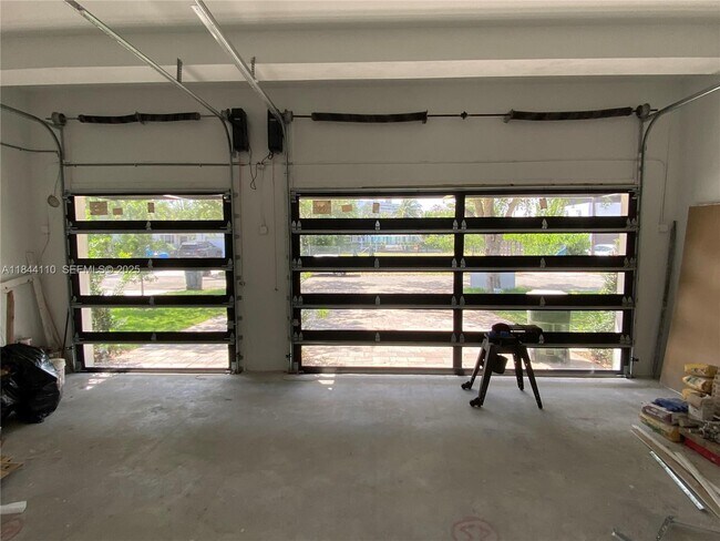 Building Photo - 13085 Coronado Terrace