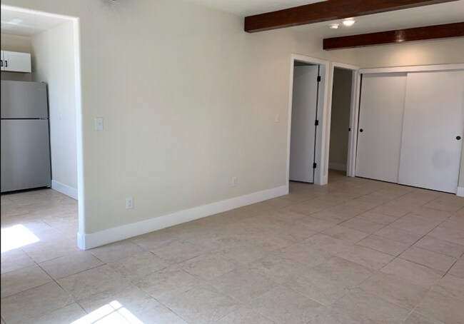 Building Photo - Buchanan Duplex