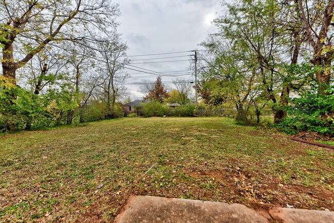 Building Photo - 320 NW 86th St