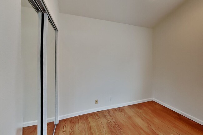 Building Photo - 2331 Sweetwater Dr