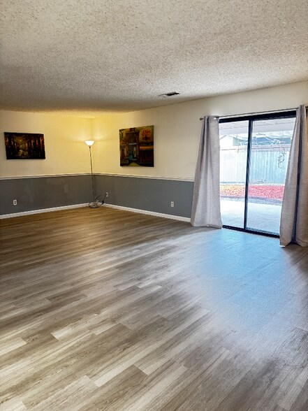 Building Photo - 3526 W Browning Ave