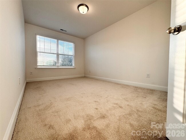 Building Photo - 2954 Clyde Dr