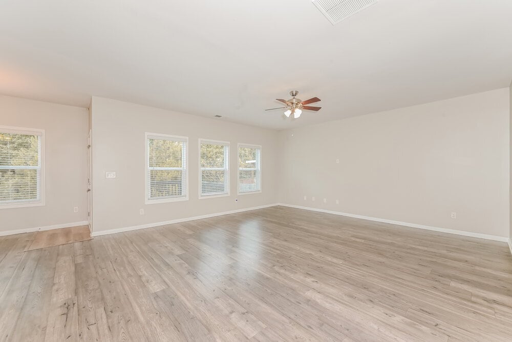 Building Photo - 1070 Sutherland Dr