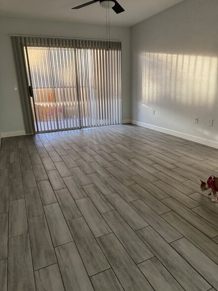 Building Photo - 1295 N Ash St