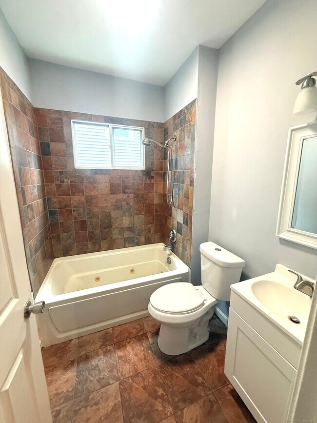 Building Photo - 87 Thomas St