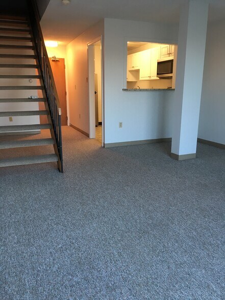 Building Photo - 19 Water St