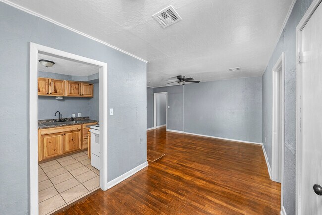 Building Photo - 2035 NW 24th St