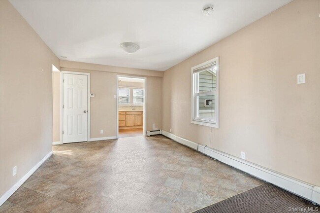 Building Photo - 8 Garfield Ave