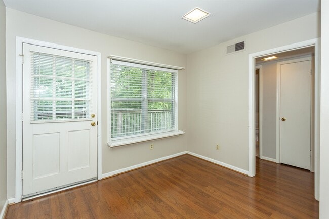 Building Photo - 2014 Montreat Pkwy