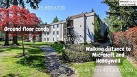 Building Photo - Prime Bellevue Condo, conveniently located...