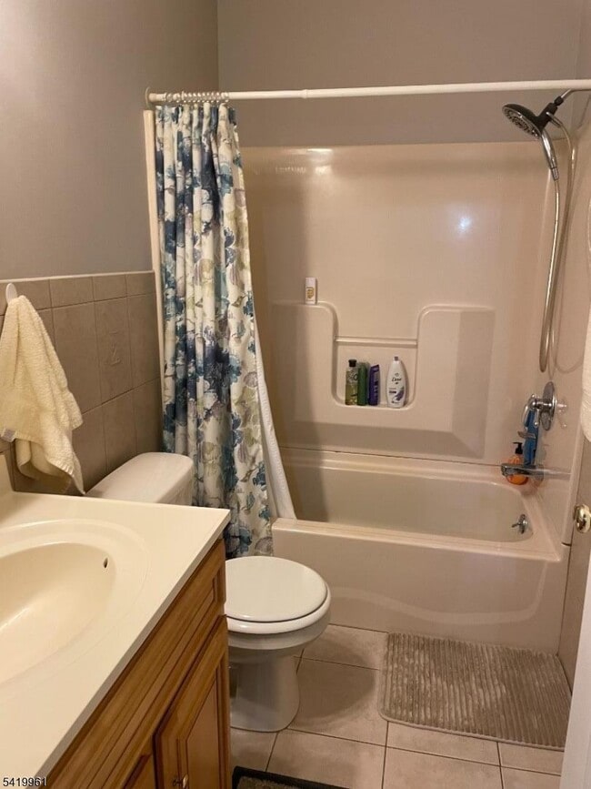 Building Photo - 72 Highland Ave