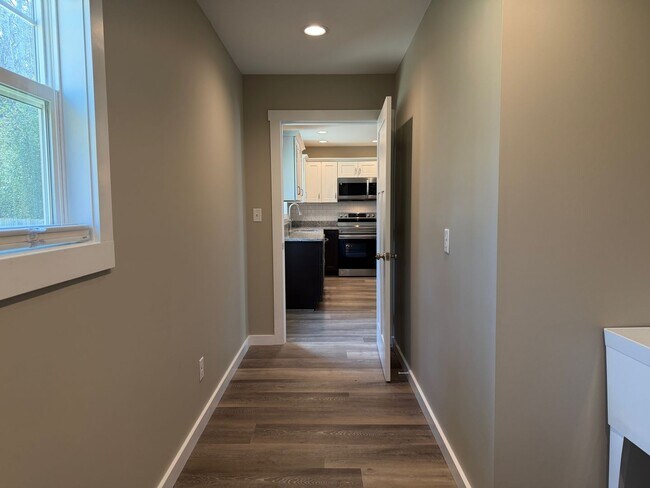 Building Photo - Leicester - Immaculate Three Bedroom with Huge Backyard