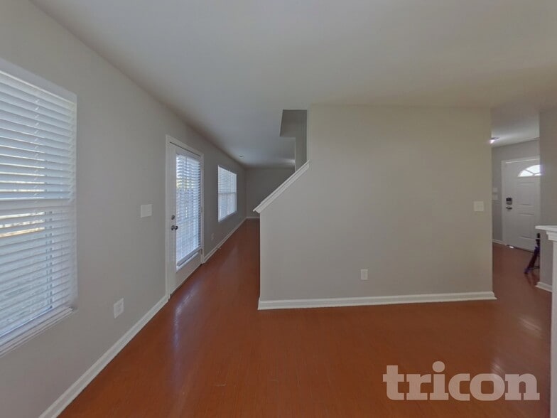 Building Photo - 9425 Macquarie Ln