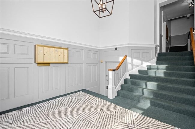 Building Photo - 600 W Olney Rd