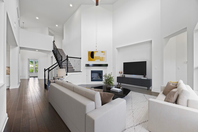 Primary Photo - 567 Pecos River Xing