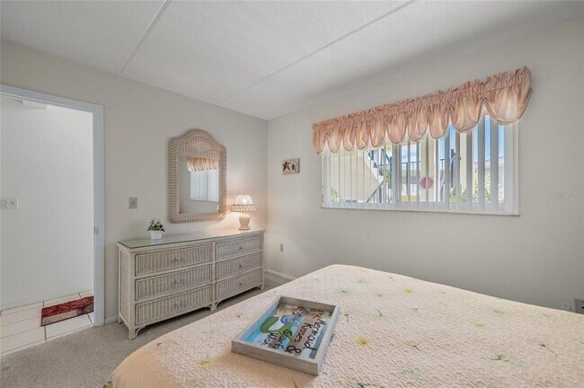 Building Photo - 708 S Tamiami Trl