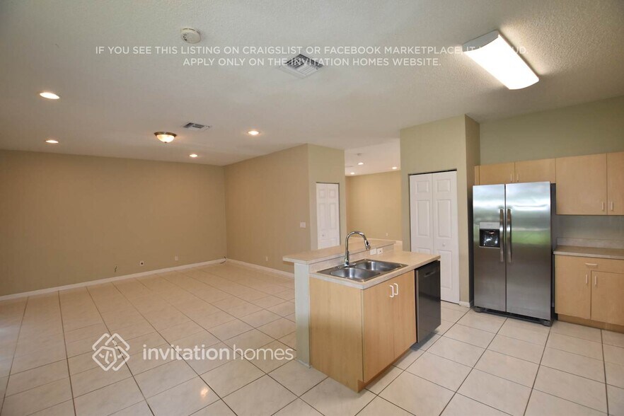 Building Photo - 3148 SW 177th Ave