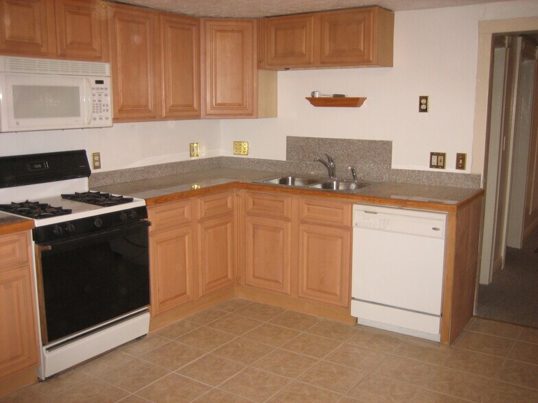 Building Photo - 56 Hartsen St
