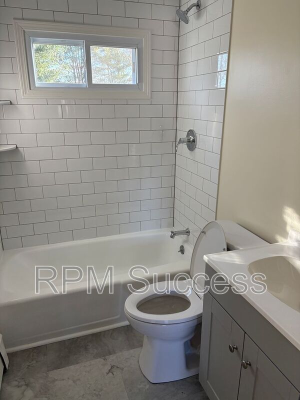 Building Photo - 797 Tucker Rd