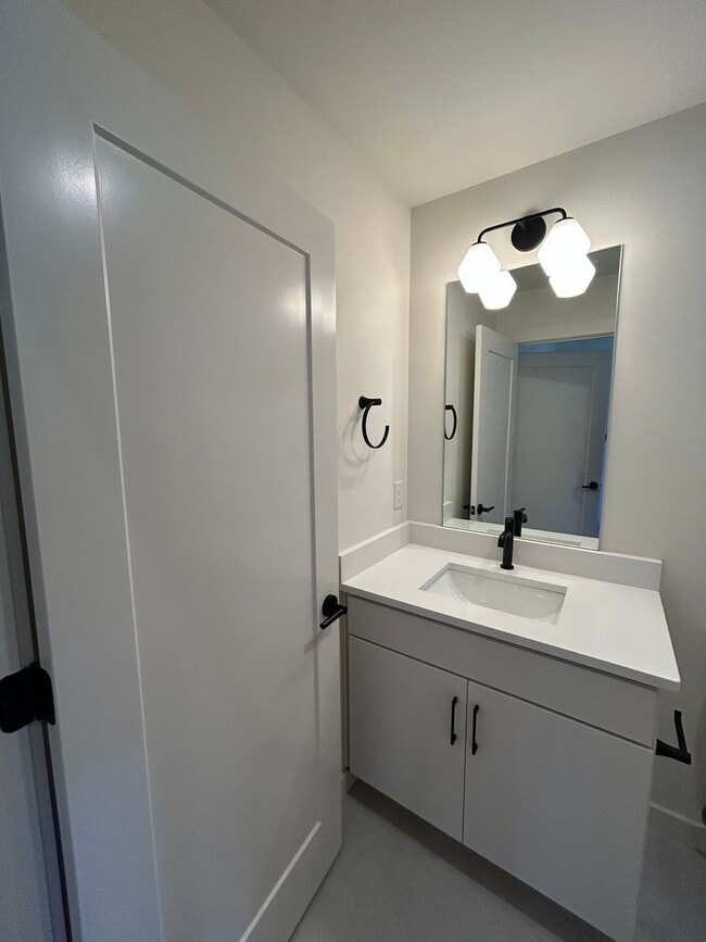 Building Photo - Amazing New Construction in North Nashville!