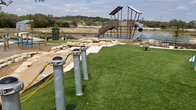 Building Photo - 3036 SF Home - 6 BR/3 BA with THREE-CAR GARAGE - BULVERDE!!!