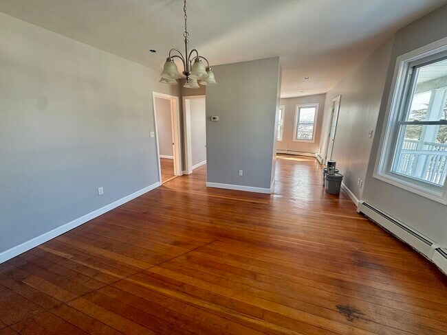 Building Photo - 67 Sycamore St