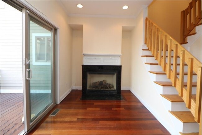 Building Photo - 143 Grovers Ave