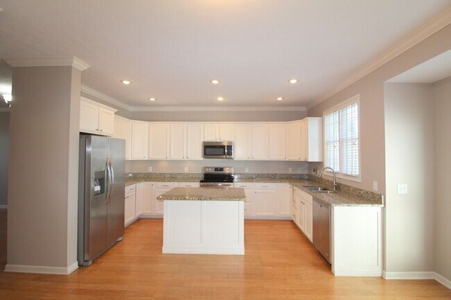 Building Photo - Upscale townhome  with attached garage for rent in the Townes at Bluestone!