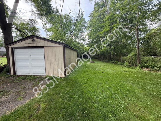 Building Photo - Cozy 2-Bedroom Ranch Near Lakes in Waterford