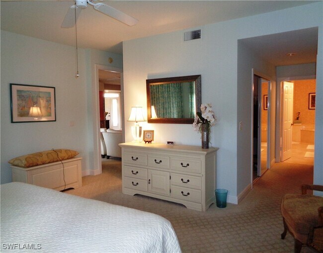 Building Photo - 610 Laguna Royale Blvd