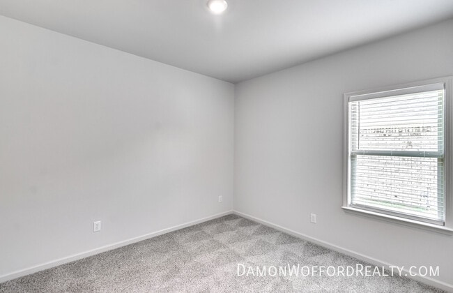 Building Photo - 533 Vista Pointe Dr